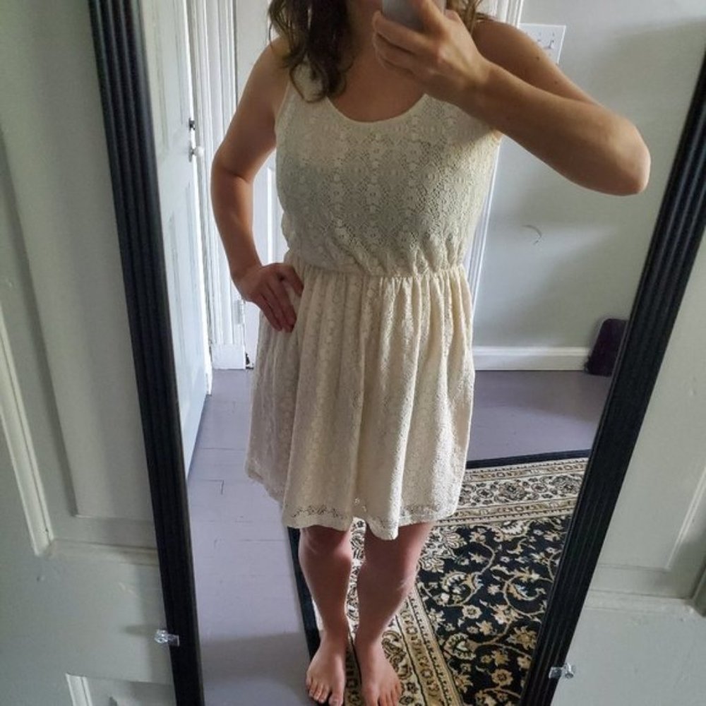 Target sleeveless off-white lace dress